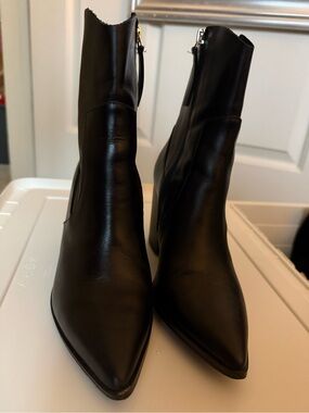 Steve Madden Black Pointed Ankle Booties with Side Zipper